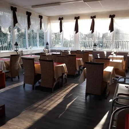 Hostellerie De La Quenoeuille