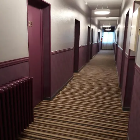 Hostellerie De La Quenoeuille فندق