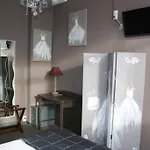 Hostellerie De La Quenoeuille Marquise