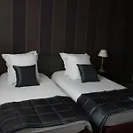 Hotel Hostellerie De La Quenoeuille 2*