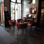 Hostellerie De La Quenoeuille Marquise