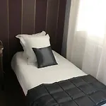 Hostellerie De La Quenoeuille Marquise