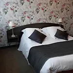 Hostellerie De La Quenoeuille Hotel 2*