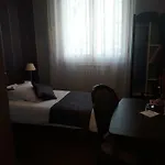 Hostellerie De La Quenoeuille Marquise