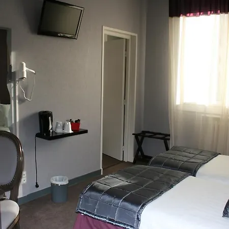 Hostellerie De La Quenoeuille 호텔