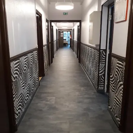 Hostellerie De La Quenoeuille 2* Marquise
